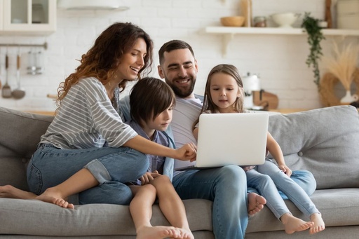 6 - STUDI KASUS DAN PRAKTIK BAIK KETAHANAN KELUARGA